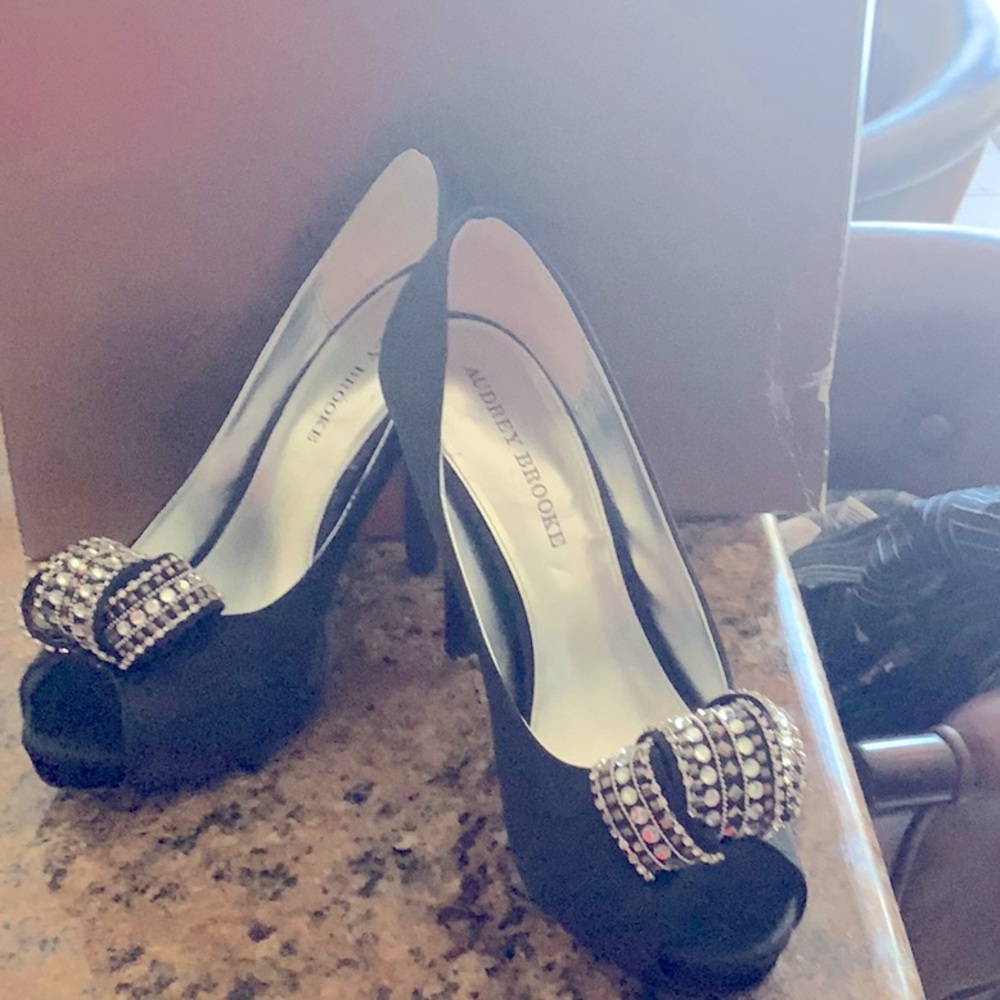 Audrey Brooke ladies shoes